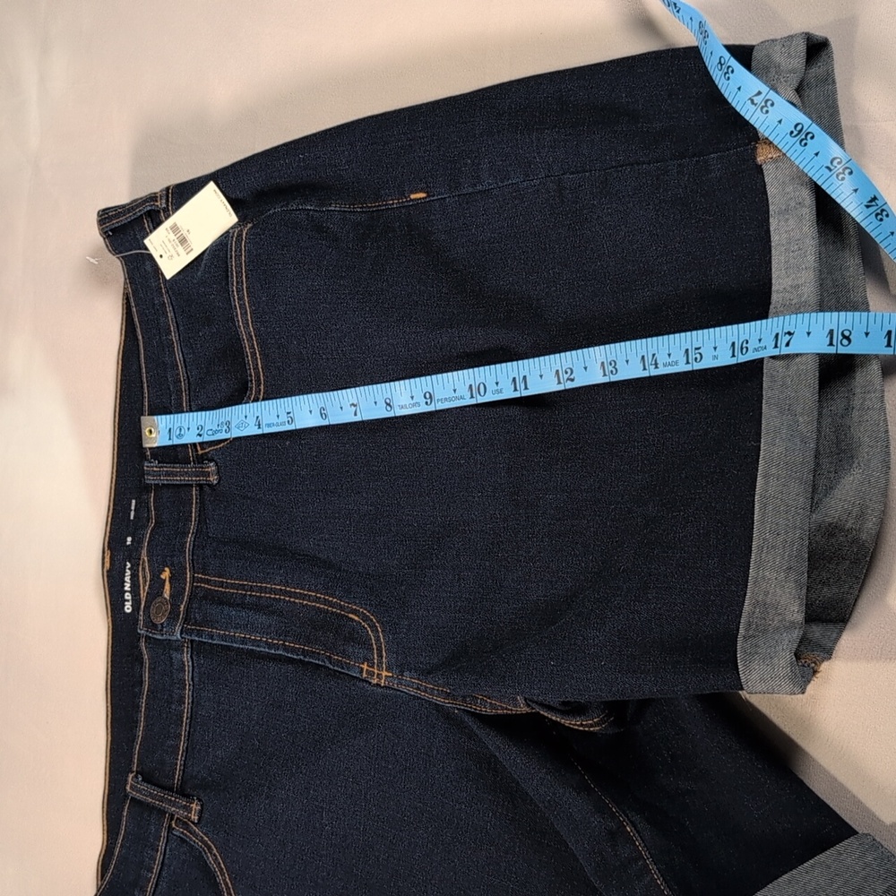 Old Navy Mid-Rise Dark Wash Denim Jean Shorts Size 16 - Picture 7 of 9